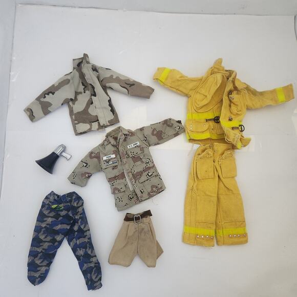 Lot of GI Joe Clothes - Picture 1 of 4